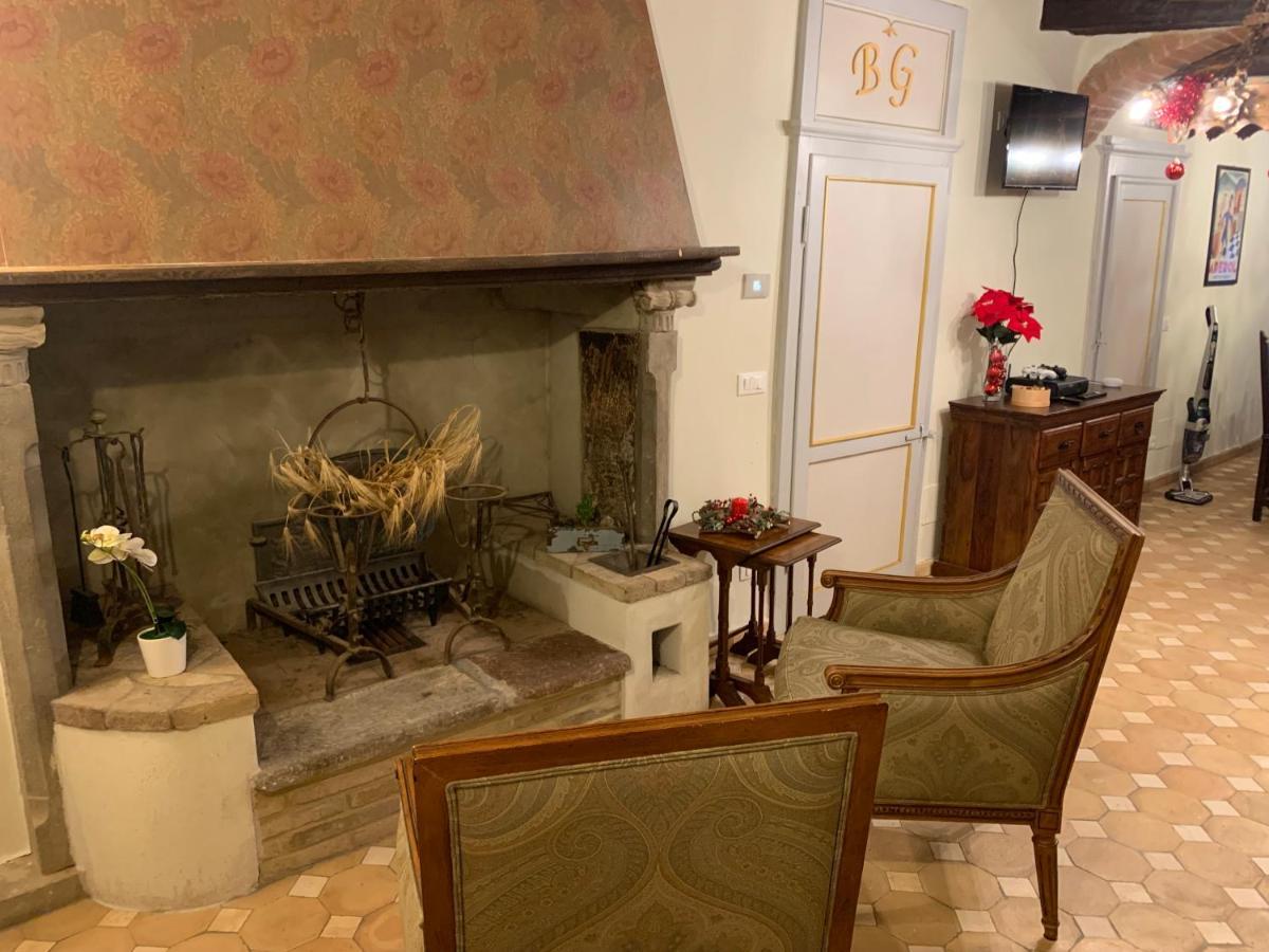 Cortona Suite - The House With Well And The Frescos Palace ภายนอก รูปภาพ